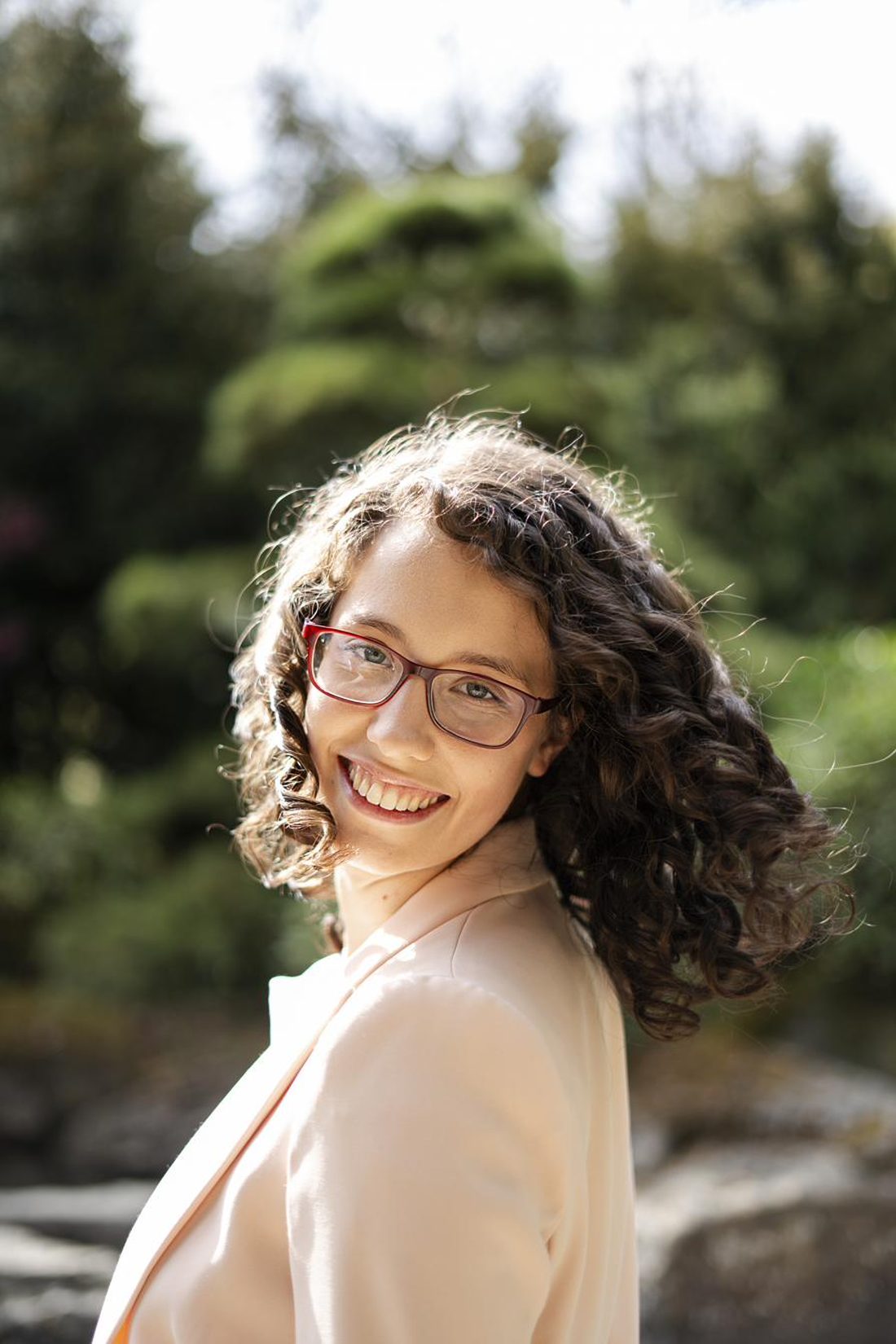 Emily Sofia Menghi, multilingual UGC creator